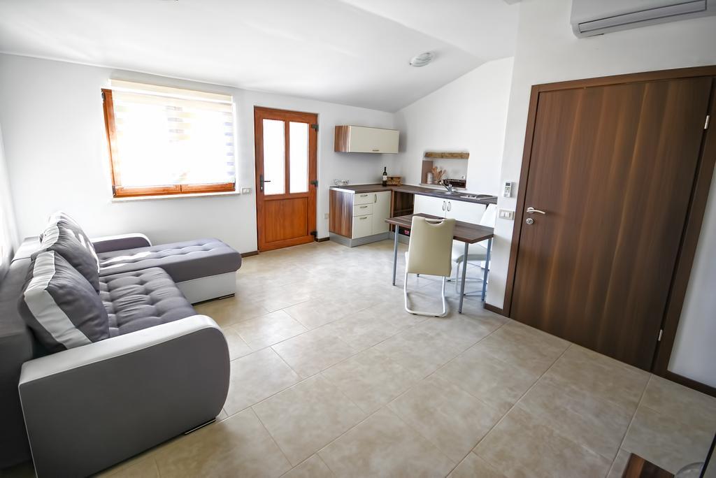 Apartments Bertetic Kanfanar Exterior photo
